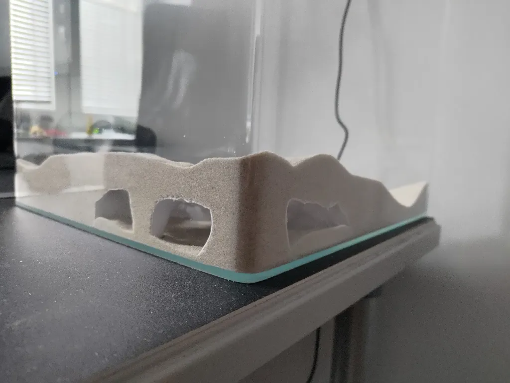 Distorted Cool Cave (Black)